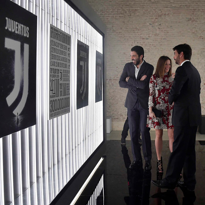 juventusblackwhite.jpg